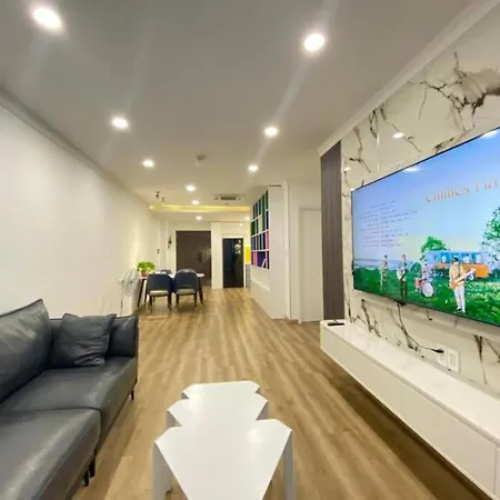 Cozy 3-Br In The Center Of District 7 Apartment
